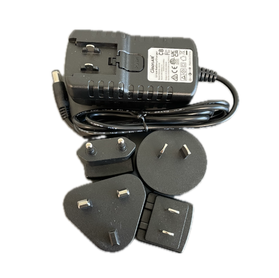 Batterilader til Aergo vifteenhet fra CleanAIR - hvit bakgrunn